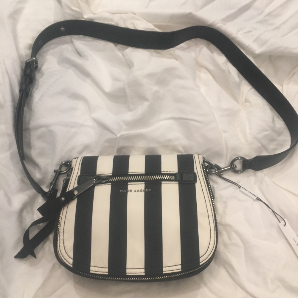 Marc Jacobs handbag. - Picture 2 of 7